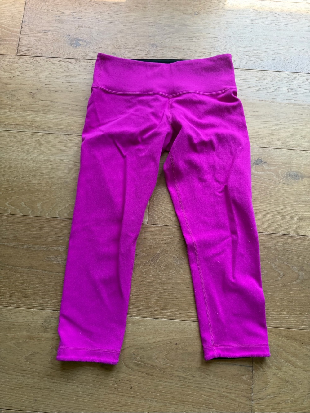 lululemon athletica Bright Fuchsia/black reversible 3/4 lengthLeggings